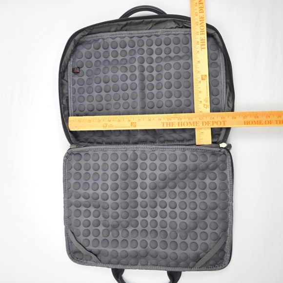 TUMI Padded 15' Laptop Briefcase Files Woven Nylon/ Leather Handles - Black - Picture 12 of 12